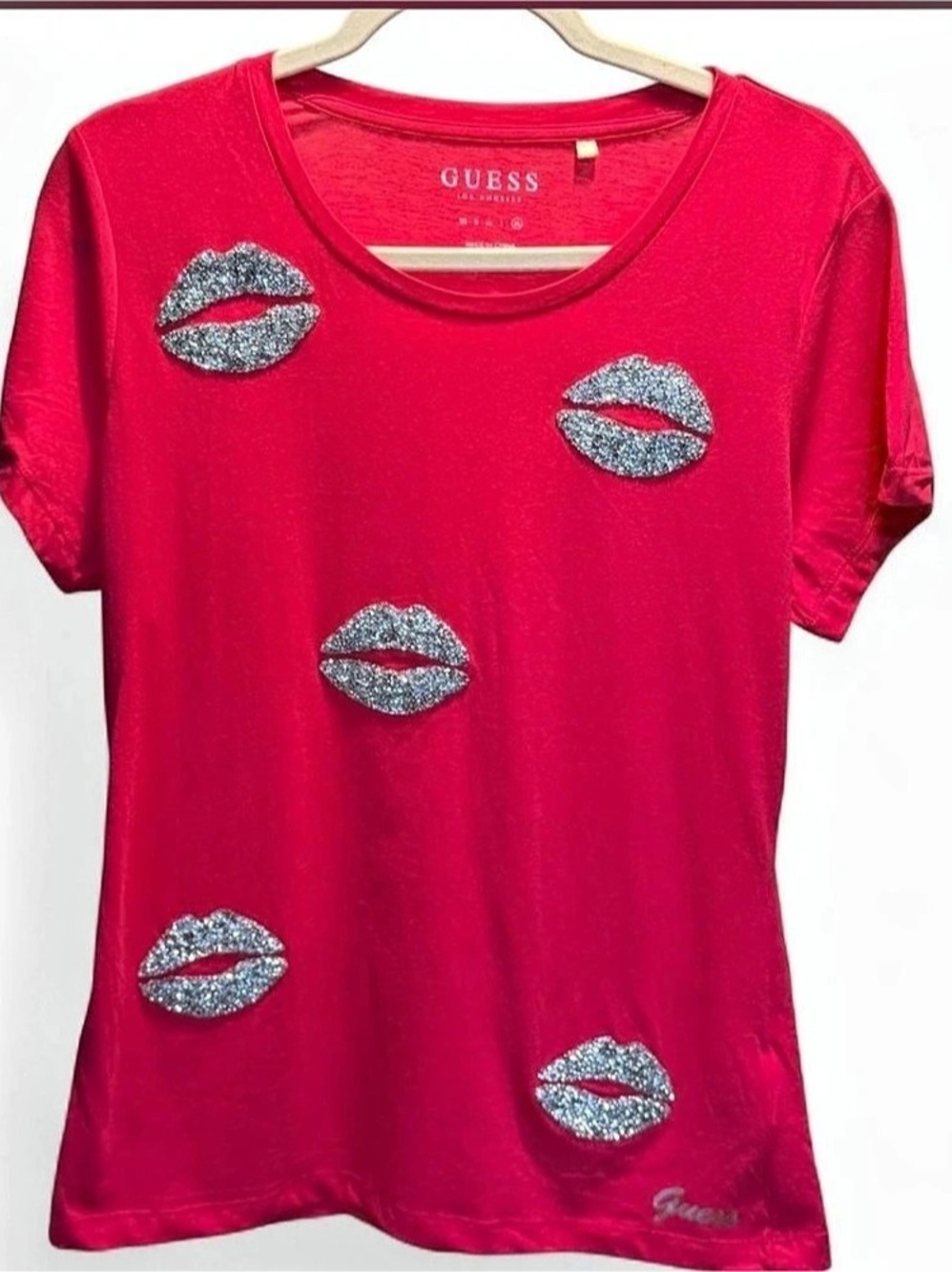 GUESS Red Lip Graphic Tee Size XL Like New